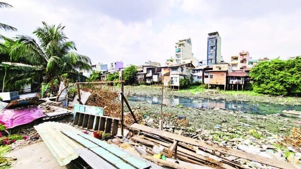 Dự án nạo vét, cải tạo môi trường, xây dựng hạ tầng rạch Xuyên Tâm đang được đẩy nhanh tiến độ bàn giao mặt bằng.