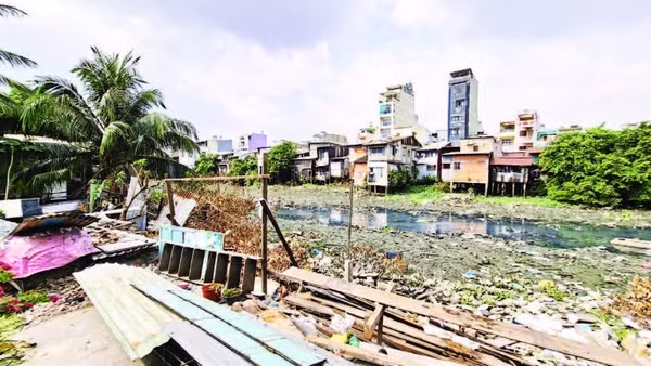 Dự án nạo vét, cải tạo môi trường, xây dựng hạ tầng rạch Xuyên Tâm đang được đẩy nhanh tiến độ bàn giao mặt bằng.