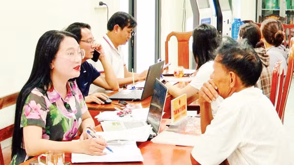 Mô hình “Ngày thứ bảy - chính quyền tận tâm, công dân thuận tiện” của phường Bắc Gianh mang lại hiệu quả thiết thực cho người dân.