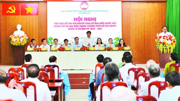 Một buổi tiếp xúc cử tri của người ứng cử đại biểu Quốc hội khóa XVI và đại biểu Hội đồng nhân dân Thành phố Hồ Chí Minh khóa XI, nhiệm kỳ 2026-2031 tại xã Xuân Sơn. (Ảnh CTV)