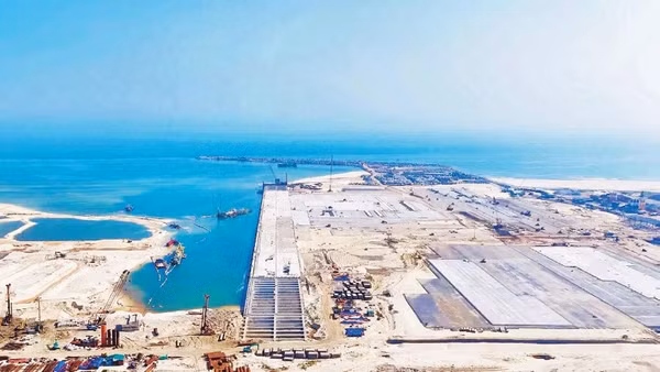 Cảng nước sâu Mỹ Thủy hiện đại dự kiến đi vào hoạt động trong quý II/2026.