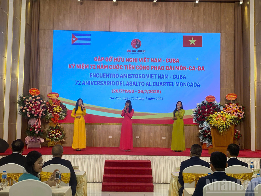 Tiết mục văn nghệ tại sự kiện. ndo_br_z6842426315666-54ee37ae40e70c43e7f2119bbb9cf1b9.jpg