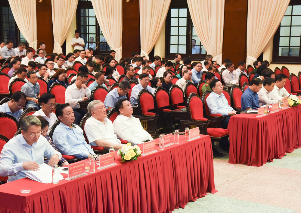 Các đồng chí lãnh đạo Đảng, Nhà nước tham dự hội nghị. dsc-2998.jpg