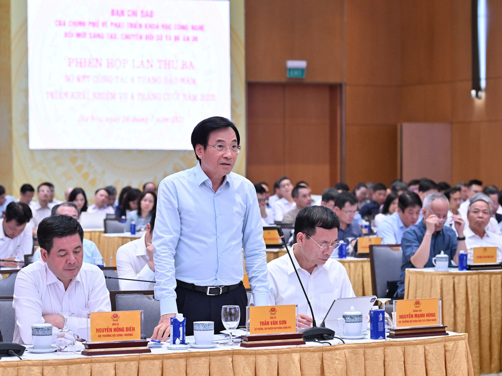 Bộ trưởng, Chủ nhiệm Văn phòng Chính phủ Trần Văn Sơn phát biểu. dsc-6240.jpg