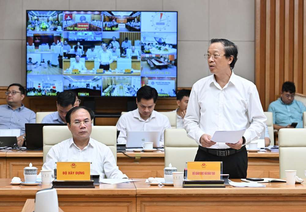 Thứ trưởng Bộ Giáo dục và Đào tạo Phạm Ngọc Thưởng phát biểu. dsc-2425.jpg