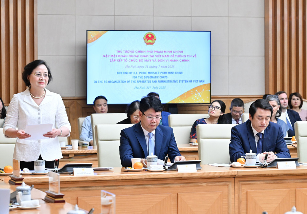 Bộ trưởng Nội vụ Phạm Thị Thanh Trà báo cáo về kết quả tinh gọn sắp xếp, tổ chức bộ máy và chính quyền địa phương hai cấp. dsc-0573.jpg