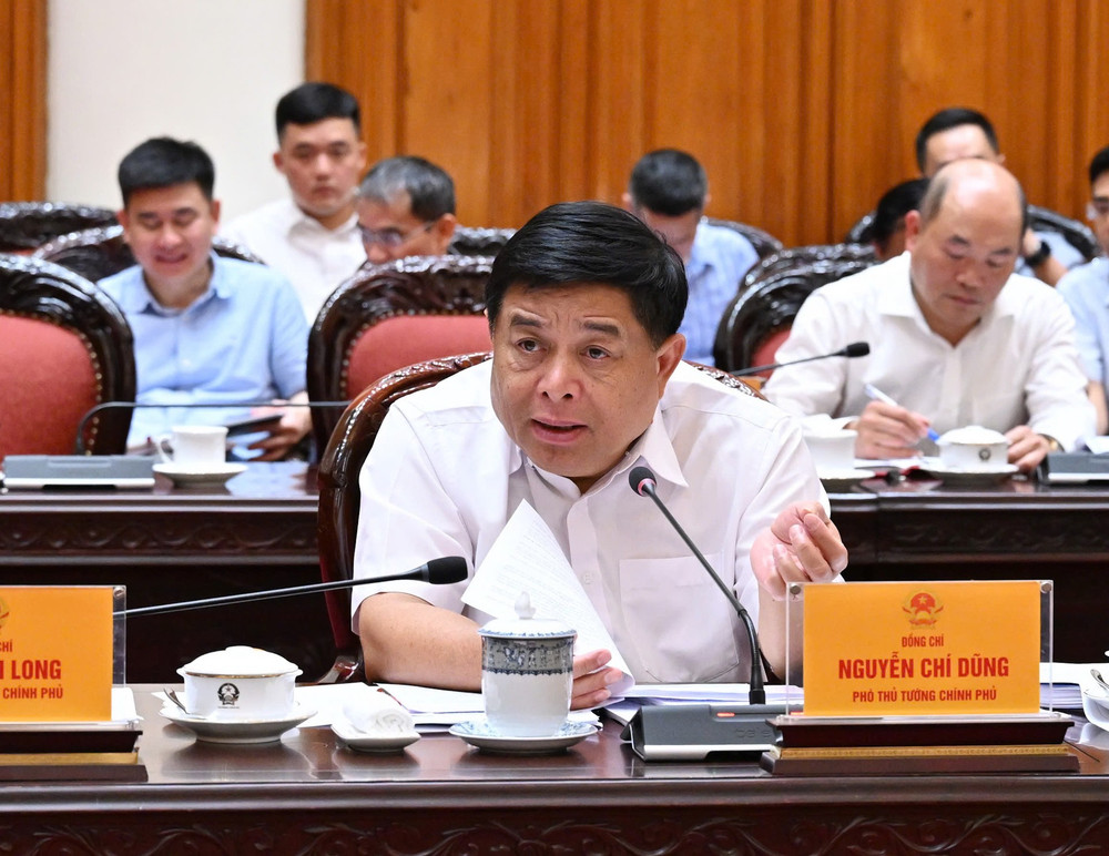 Phó Thủ tướng Nguyễn Chí Dũng phát biểu. img-2740.jpg