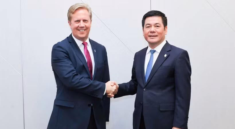 Bộ trưởng Công thương Việt Nam Nguyễn Hồng Diên và Bộ trưởng Thương mại New Zealand Todd McClay.