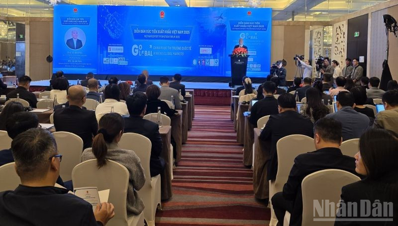 Diễn đàn Xúc tiến xuất khẩu Việt Nam 2025 với chủ đề “Go Global - Chinh phục thị trường quốc tế”. (Ảnh: KIM DUNG)