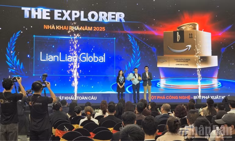Thương hiệu LianLIan Global đạt danh hiệu Nhà khai phá năm 2025 của Amazon. (Ảnh: KIM DUNG) 