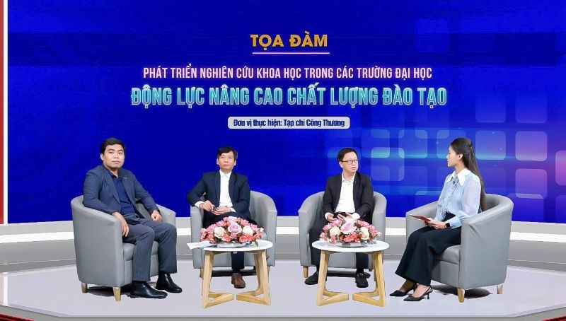 Tọa đàm với chủ đề: “Phát triển nghiên cứu khoa học trong các trường đại học – động lực nâng cao chất lượng đào tạo”. (Ảnh: KIM DUNG)