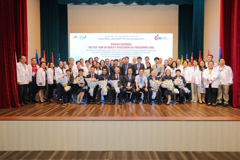 IUH từng bước hội nhập quốc tế qua đào tạo kỹ thuật chuẩn, chất lượng cao.