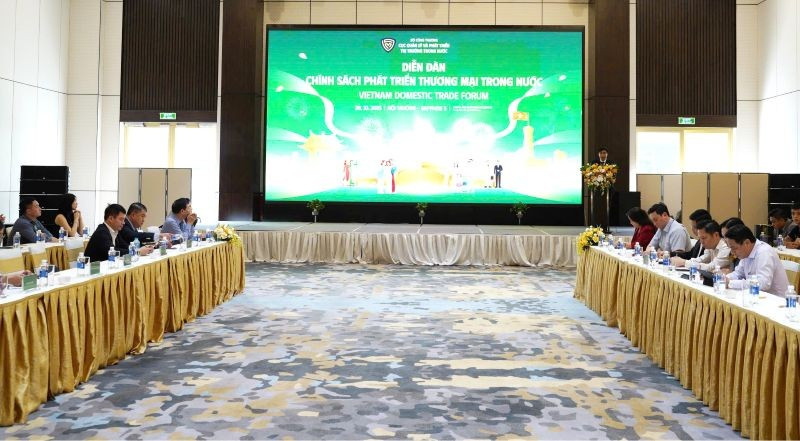 Diễn đàn chính sách phát triển thương mại trong nước.