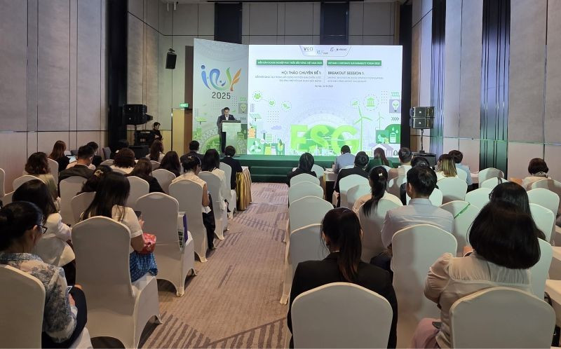 Hội thảo chuyên đề “Đổi mới sáng tạo trong xây dựng và triển khai chiến lược ESG ứng phó với giai đoạn biến động”. (Ảnh: KIM DUNG)