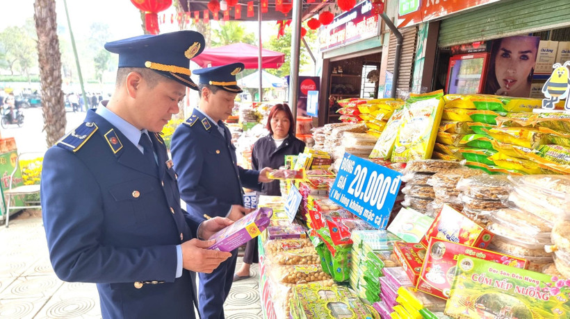 Cục Quản lý và Phát triển thị trường trong nước vừa có văn bản đề nghị Sở Công thương các tỉnh, thành phố tăng cường công tác kiểm tra, giám sát hoạt động kinh doanh hàng hóa trên địa bàn quản lý.