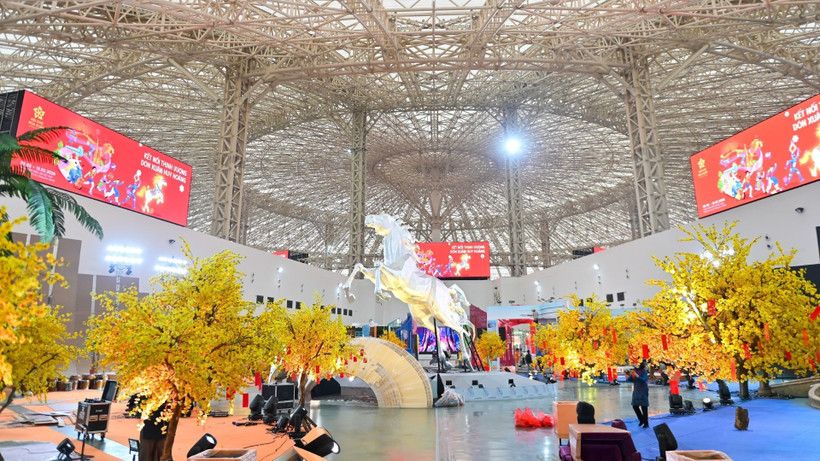 Công tác chuẩn bị đã gần hoàn thiện, sẵn sàng cho ngày khai mạc Hội chợ Mùa Xuân lần thứ nhất năm 2026.