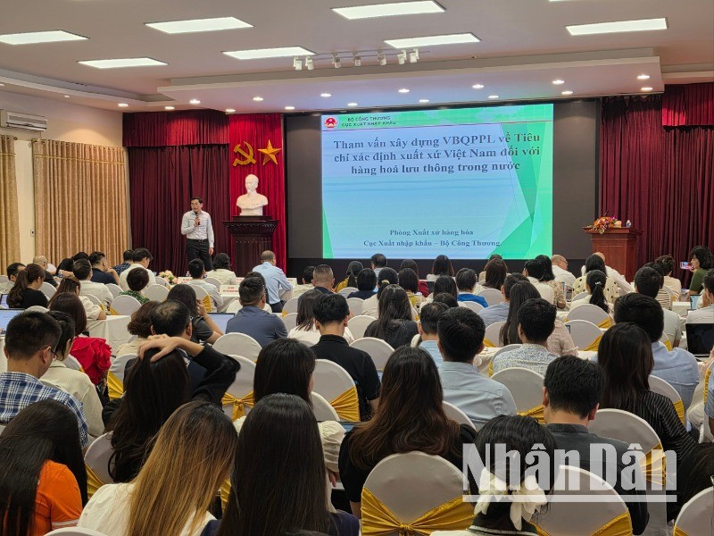 Hội thảo trao đổi nhằm xây dựng cơ chế chính sách quản lý đối với hàng hóa xuất xứ Việt Nam.