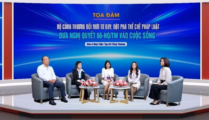 Tọa đàm trực tuyến “Bộ Công thương đổi mới tư duy, đột phá thể chế pháp luật: Đưa Nghị quyết 66-NQ/TW vào cuộc sống”. (Ảnh: KIM DUNG)