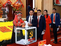 Bỏ phiếu bầu Ban Chấp hành khóa mới tại Đại hội đại biểu lần thứ XV Đảng bộ tỉnh Lai Châu, nhiệm kỳ 2025-2030. Ảnh | TRẦN TUẤN