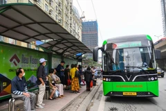 Năm 2025, Tổng công ty Vận tải Hà Nội đã đưa vào vận hành 63 xe buýt điện trên 4 tuyến buýt.