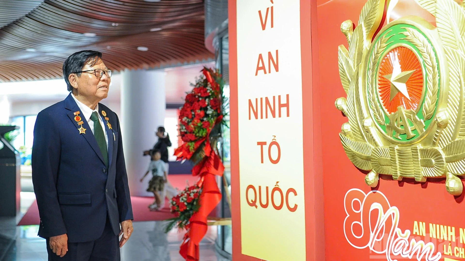 Triển lãm '80 năm An ninh nhân dân - Lá chắn thầm lặng': Ký ức sống mãi với thời gian