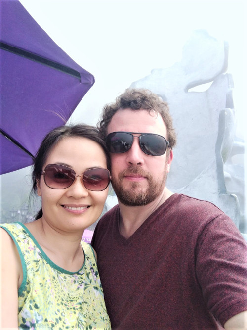 Ông Guillaume và vợ.