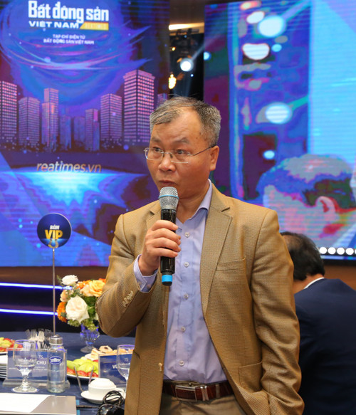 Chuyên gia kinh tế, TS Vũ Đình Ánh chia sẻ tại phiên tọa đàm. Chuyên gia kinh tế, TS Vũ Đình Ánh chia sẻ tại phiên tọa đàm.