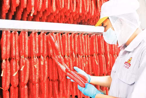 Lao động tại Công ty Vissan. (Ảnh: nhandan.vn)