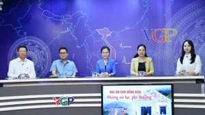 Quang cảnh Tọa đàm "Mái ấm cho đồng bào: Những nỗ lực phi thường". (Ảnh: VGP)