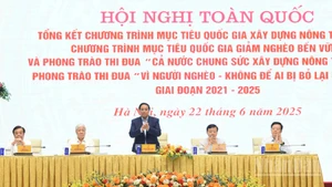Thủ tướng Chính phủ Phạm Minh Chính chủ trì Hội nghị tổng kết Chương trình mục tiêu quốc gia về xây dựng nông thôn mới, giảm nghèo bền vững.. (Ảnh: TRẦN HẢI)