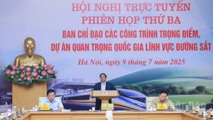 Thủ tướng Chính phủ Phạm Minh Chính chủ trì Hội nghị trực tuyến Phiên họp thứ ba của Ban Chỉ đạo. (Ảnh: TRẦN HẢI)