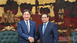 Thủ tướng Chính phủ Phạm Minh Chính và Đặc phái viên của Tổng thống Hàn Quốc. (Ảnh: TRẦN HẢI)