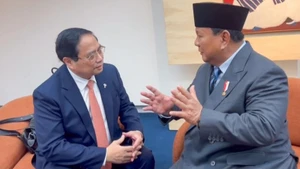 Thủ tướng Chính phủ Phạm Minh Chính gặp Tổng thống Indonesia Prabowo Subianto. (Ảnh: VGP/NHẬT BẮC)