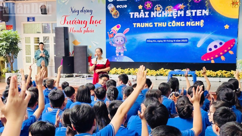 Giáo dục công lập, khẳng định vai trò hạt nhân đổi mới.