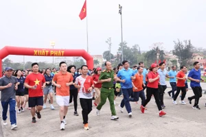 Gần 3.000 người tại Tuyên Quang tham dự Ngày chạy Olympic vì sức khỏe toàn dân-Vì an ninh Tổ quốc.