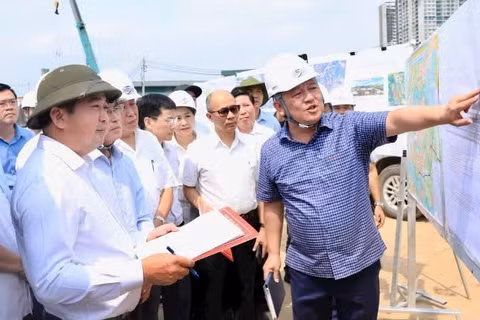 Bí thư Thành ủy Hà Nội Trần Đức Thắng kiểm tra dự án đường Vành đai 3,5.
