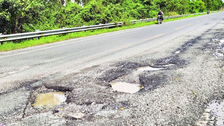 4. Nguy cơ tai nạn giao thông rất cao, nhất là vào ban đêm. 44-593.jpg