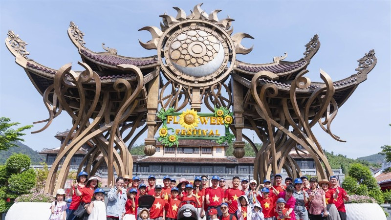 Sun World Ba Na Hills dành ưu đãi khủng cho du khách Việt Nam dịp Quốc khánh.