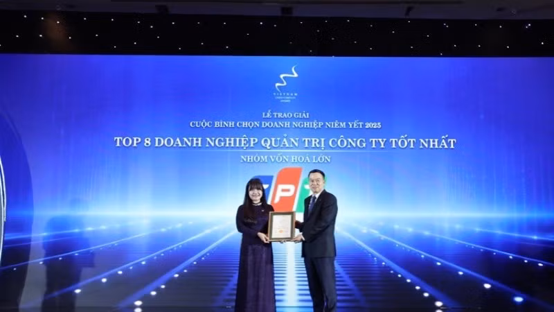 FPT được vinh danh Top 8 Doanh nghiệp nhóm vốn hóa lớn có chất lượng quản trị công ty tốt nhất.