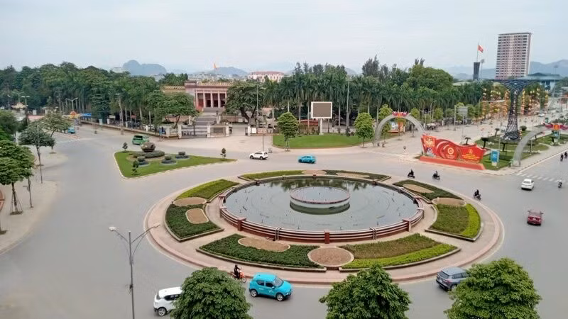 Giao thông đô thị từng bước được tỉnh Thái Nguyên đầu tư, chỉnh trang xanh, sáng, sạch, đẹp hơn.