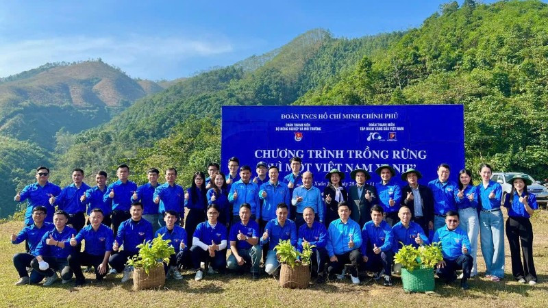 Mỗi cây xanh được trồng là một "lá chắn" bảo vệ hệ sinh thái, thể hiện tinh thần xung kích của tuổi trẻ trong phục hồi rừng đầu nguồn và xanh hóa đất nước.