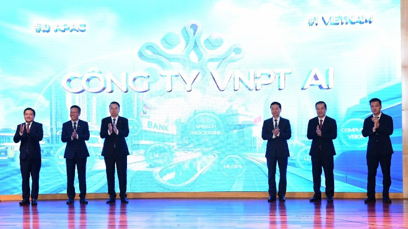 Các đại biểu thực hiện nghi thức hành lập Công ty VNPT AI.