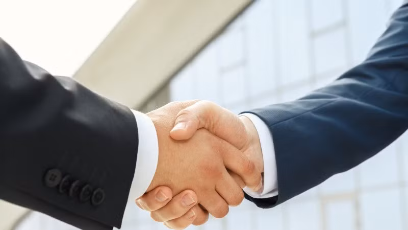 Sau khi giao dịch hoàn tất, Tập đoàn Tài chính Manulife sẽ tập trung trọn vẹn nguồn lực vào việc phục vụ khách hàng tại Việt Nam thông qua hoạt động kinh doanh cốt lõi tại Manulife Việt Nam.