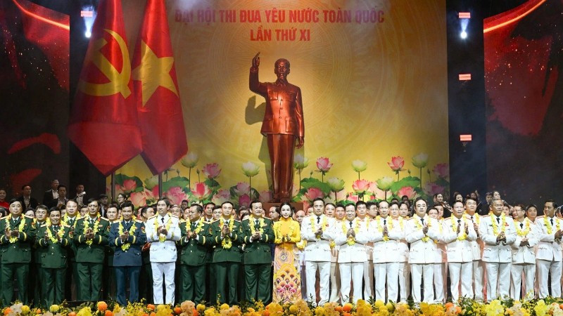 Hình Anh hùng Lao động Lê Nữ Thùy Dương được vinh danh tại Đại hội Thi đua yêu nước lần thứ XI.