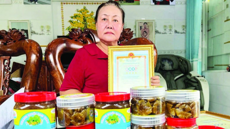 Từ những quả chanh, tắc, bà Phượng đã chế biến ra ba sản phẩm OCOP hạng 4 sao.