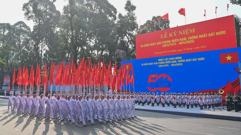 Lễ diễu binh, diễu hành kỷ niệm 50 năm Giải phóng miền nam, thống nhất đất nước.