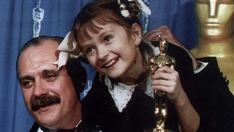 Nikita Mikhalkov, người đoạt giải Oscar cho Phim nói tiếng nước ngoài hay nhất với bộ phim "Burnt by the Sun", và con gái ông là Nadya, người đóng một trong những vai chính của bộ phim. (Ảnh: RIA)