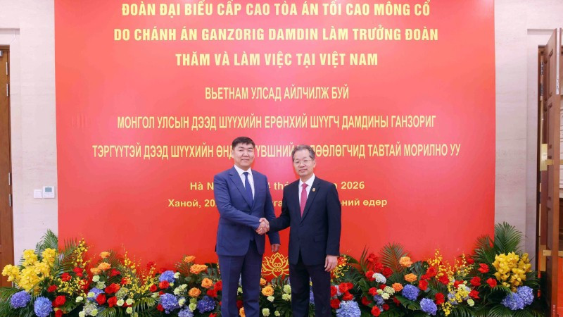 Chánh án Tòa án nhân dân tối cao Việt Nam chúc mừng chuyến thăm của Đoàn đại biểu cấp cao Tòa án tối cao Mông Cổ.