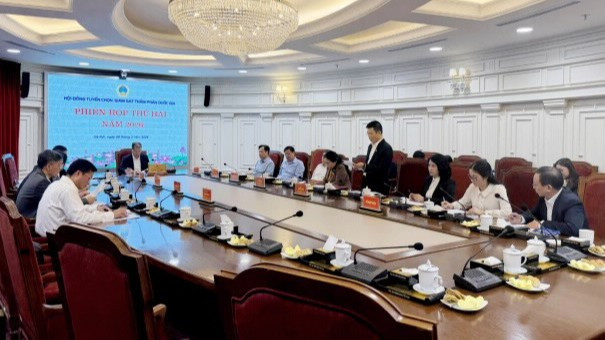 Quang cảnh phiên họp.