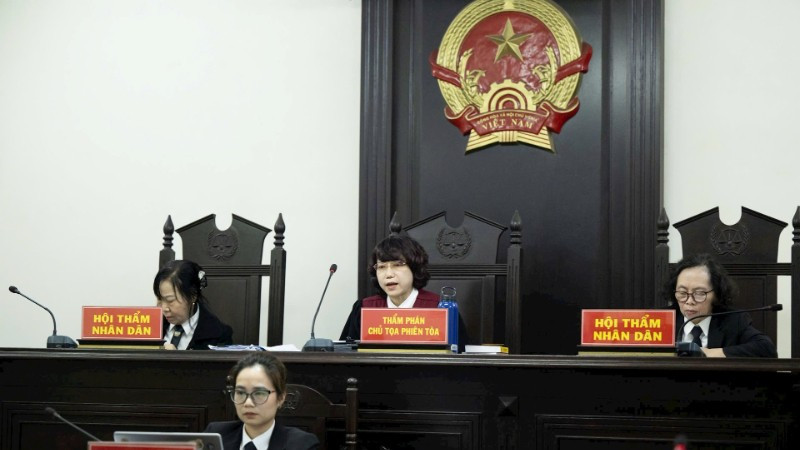 Hội đồng xét xử tại phiên tòa.